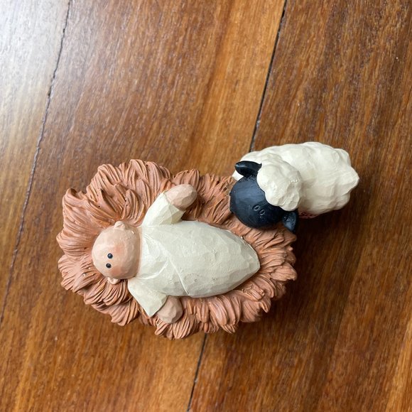 NEW Blossom Bucket Resin Jesus in the Manger with Sheep - "He is Born/Isaiah 9:6 - Picture 3 of 4